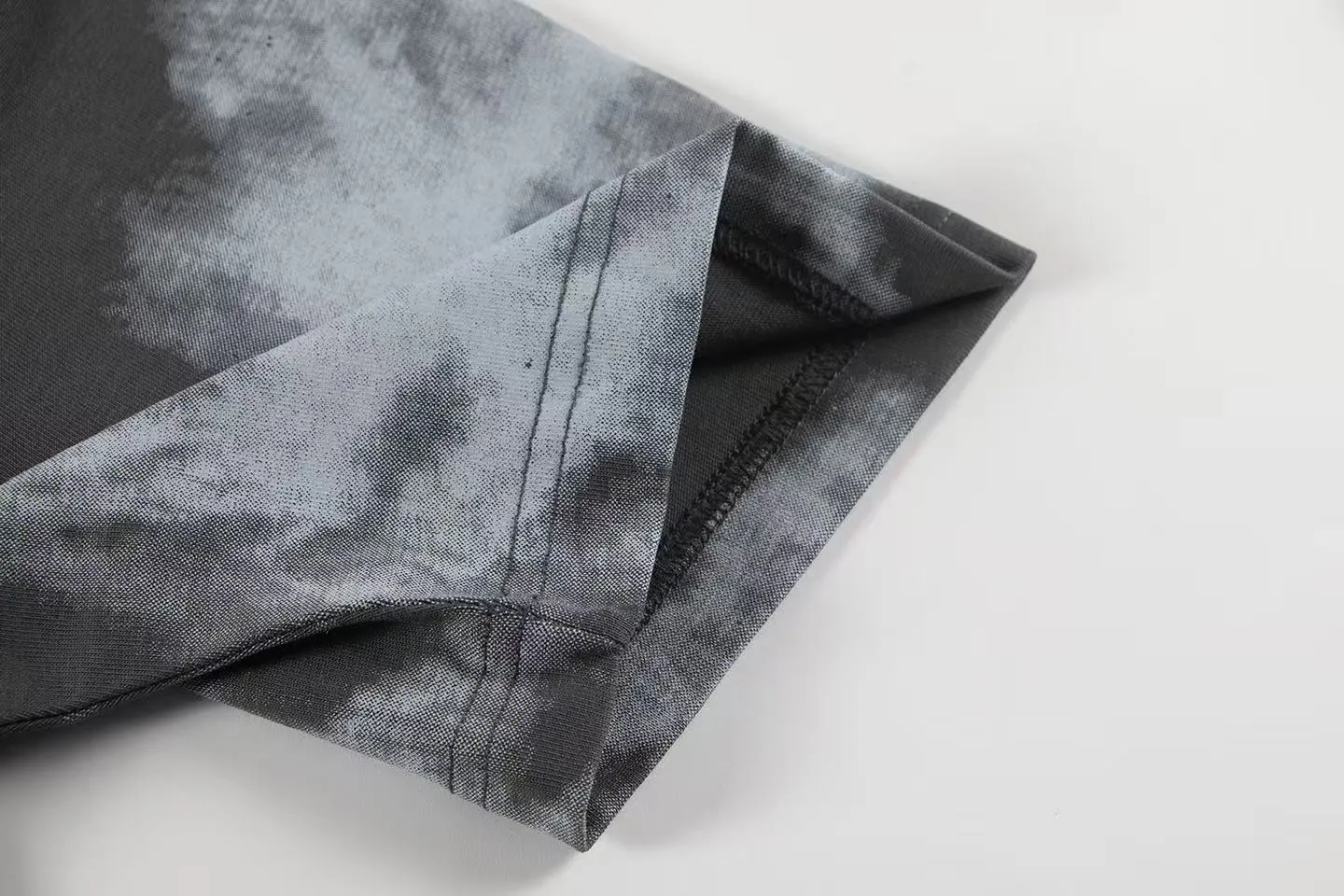 🅿️150 Style: 2026 new Louis Vuitton short-sleeved T-shirt Material: High version 300g double yarn combed cotton Size: S～XL Color: Gray Style number: Z034